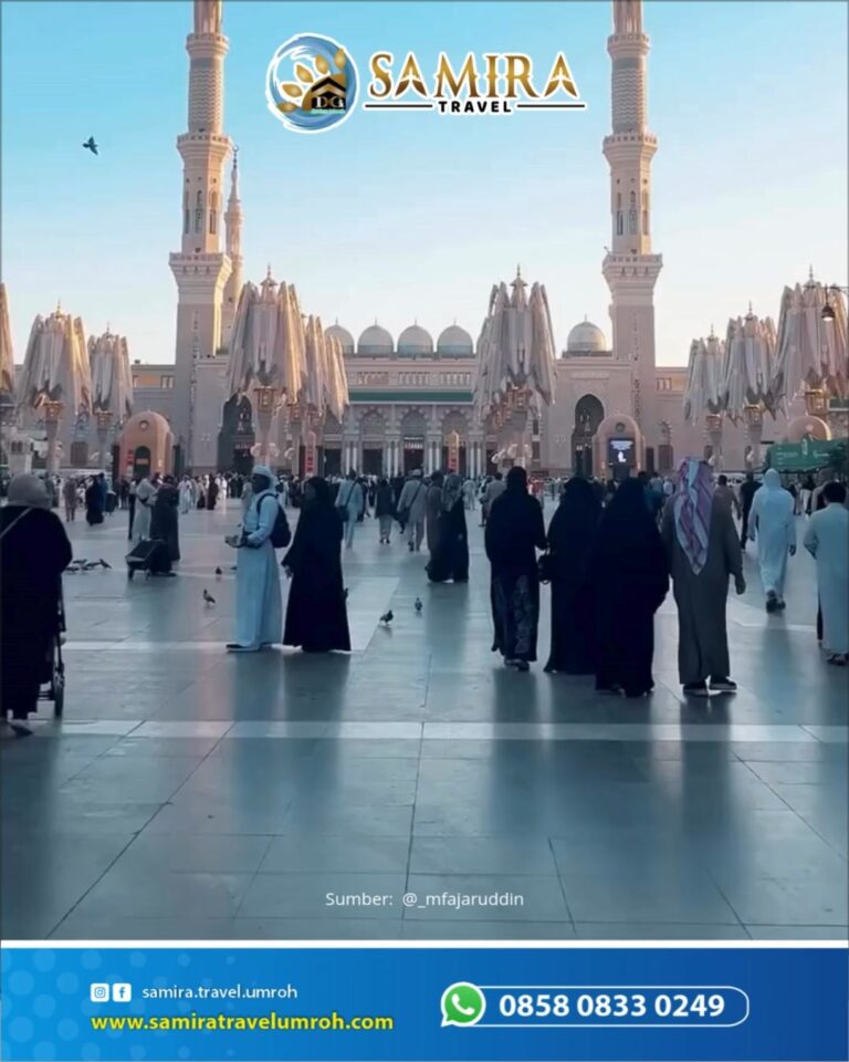 Instagram post from samira.travel.umroh. This post is in position 7.